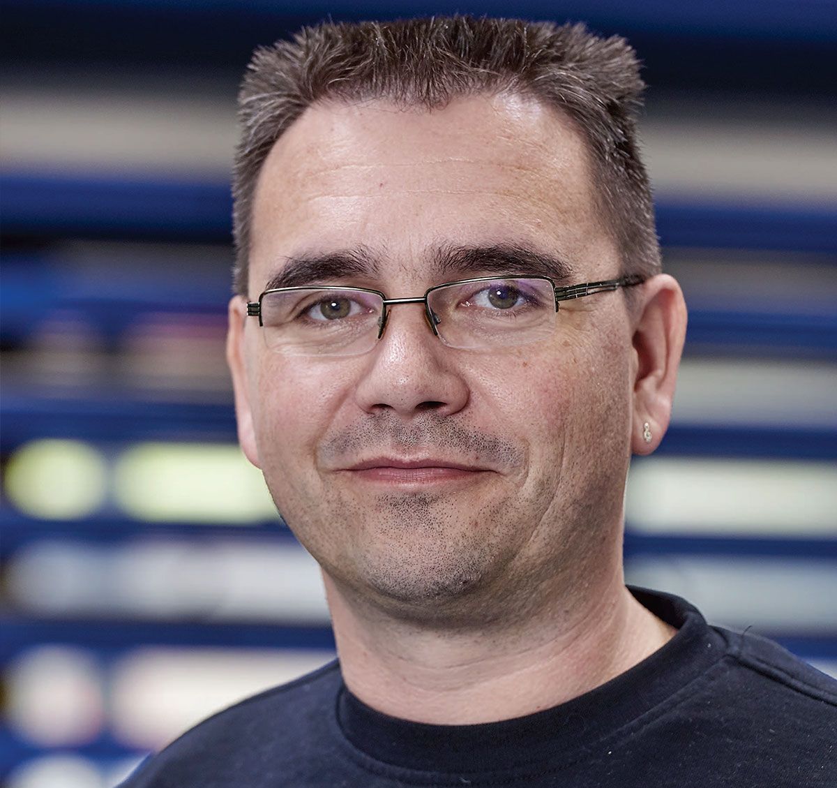 Bild: Bereichsleiter Stefan Weihbrecht bei der KW automotive GmbH