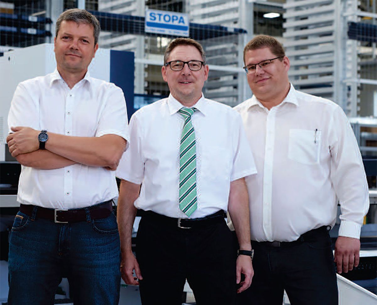 Bild: Frank Heilemann, Leiter Technische Dienste und BINDER-Projektleiter für das STOPA COMPACT II, Thomas Luippold, Direktor der COMPETENCE FACTORY, und Lars Hoffmann, Leiter Blechverarbeitungszentrum